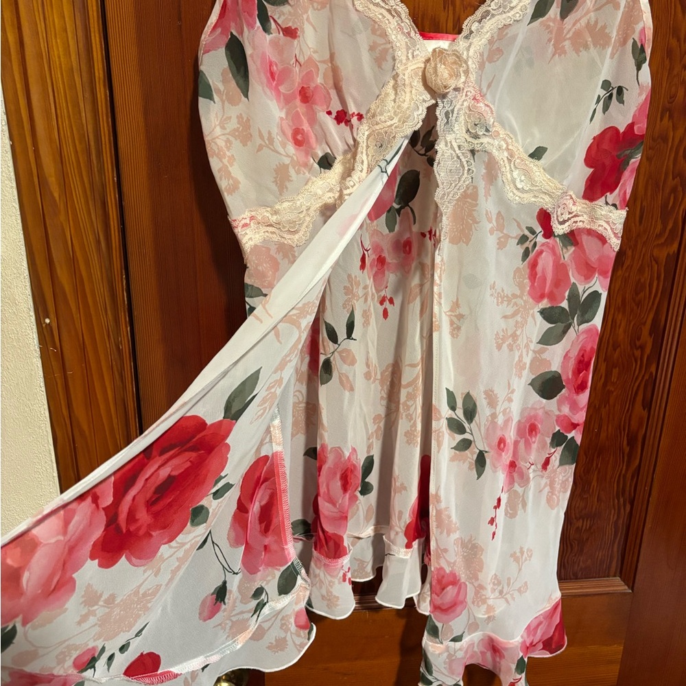 SECRET TREASURES Red Rose Floral Lace Chemise Womens Size Large - Picture 3 of 8